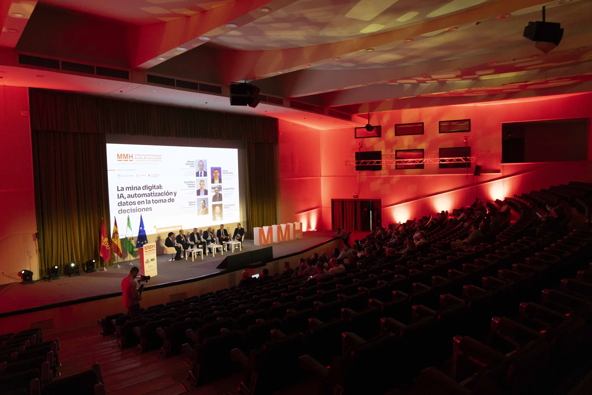 Mesa redonda «La mina digital: IA, automatización y datos en la toma de decisiones» en el MMH 2026